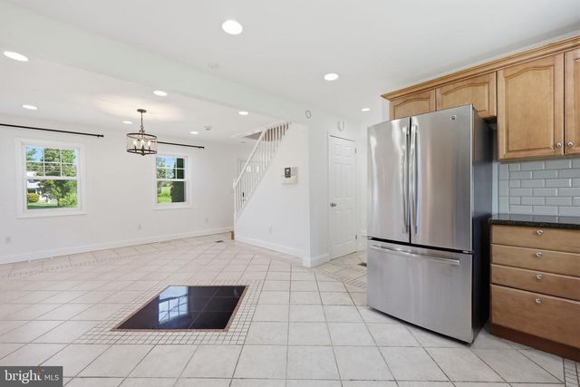 34 WOOSAMONSA RD, Pennington, NJ 08534