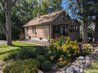 1419 S West LANE, New Berlin, WI 53146