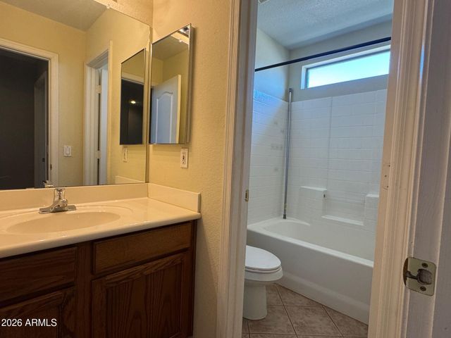 5313 E HILTON Avenue, Mesa, AZ 85206