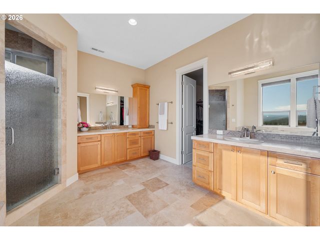 12491 Se VERLIE St, Happy Valley, OR 97086