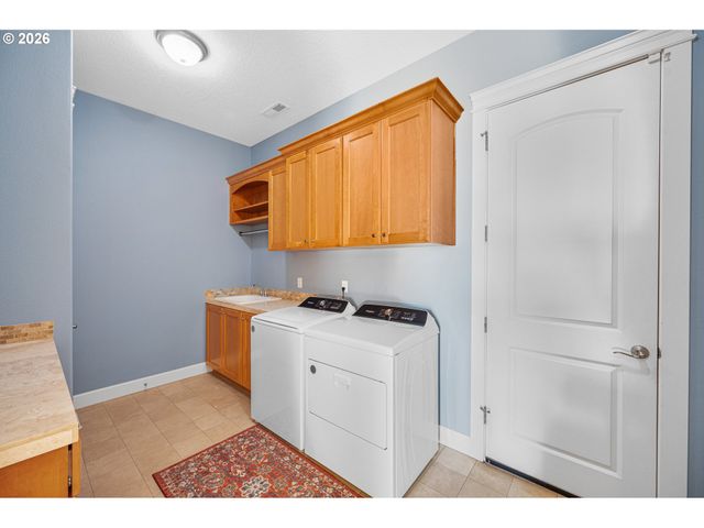 12491 Se VERLIE St, Happy Valley, OR 97086