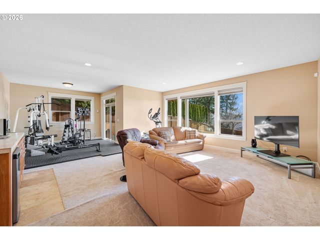 12491 Se VERLIE St, Happy Valley, OR 97086