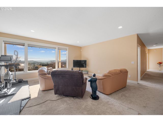 12491 Se VERLIE St, Happy Valley, OR 97086