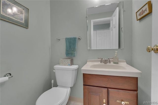 128 Old Farm Circle, Amherst, NY 14221