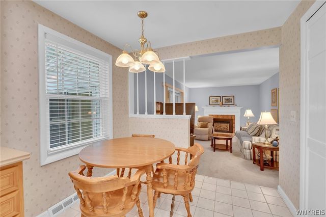 128 Old Farm Circle, Amherst, NY 14221