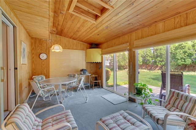 128 Old Farm Circle, Amherst, NY 14221