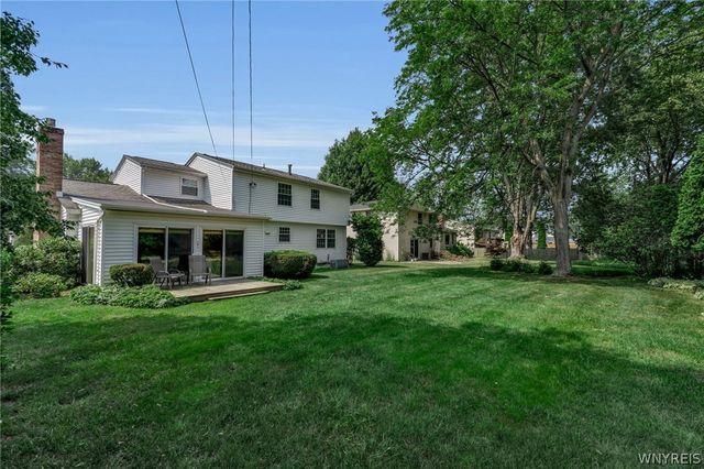 128 Old Farm Circle, Amherst, NY 14221