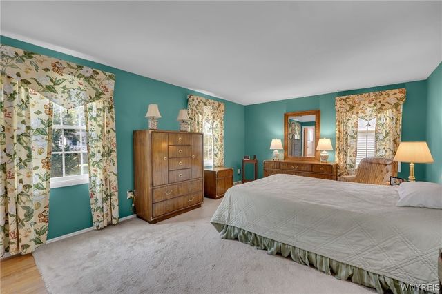 128 Old Farm Circle, Amherst, NY 14221