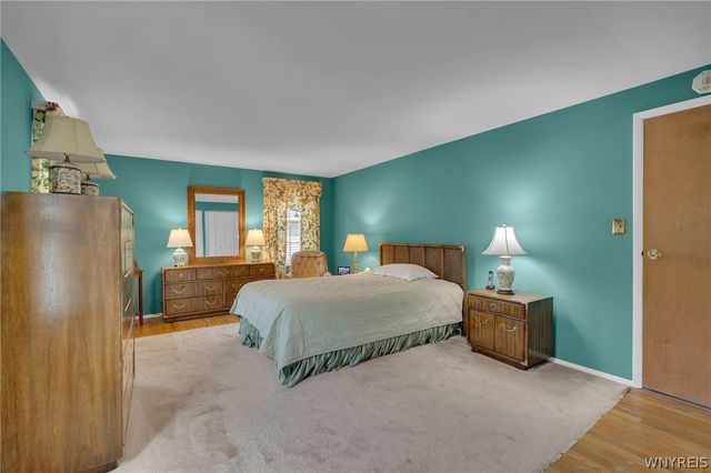 128 Old Farm Circle, Amherst, NY 14221