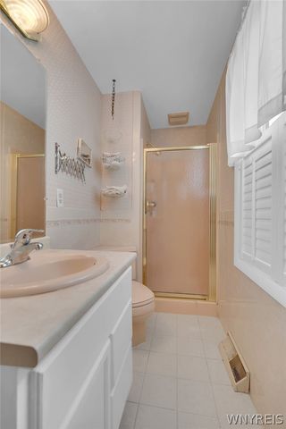 128 Old Farm Circle, Amherst, NY 14221