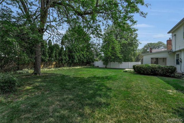 128 Old Farm Circle, Amherst, NY 14221