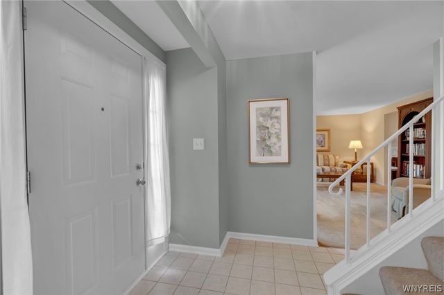 128 Old Farm Circle, Amherst, NY 14221