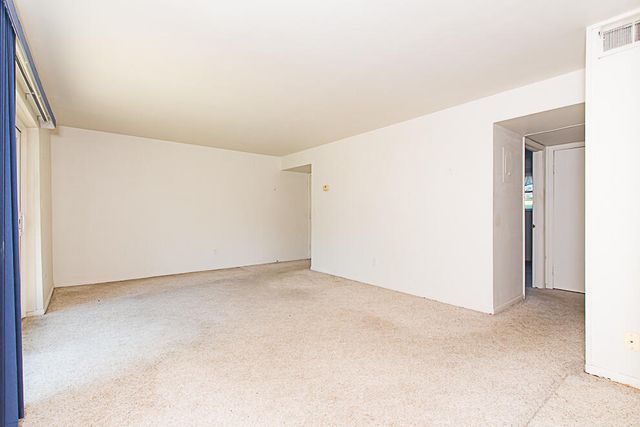 714 Garland Circle E, Kalamazoo, MI 49008