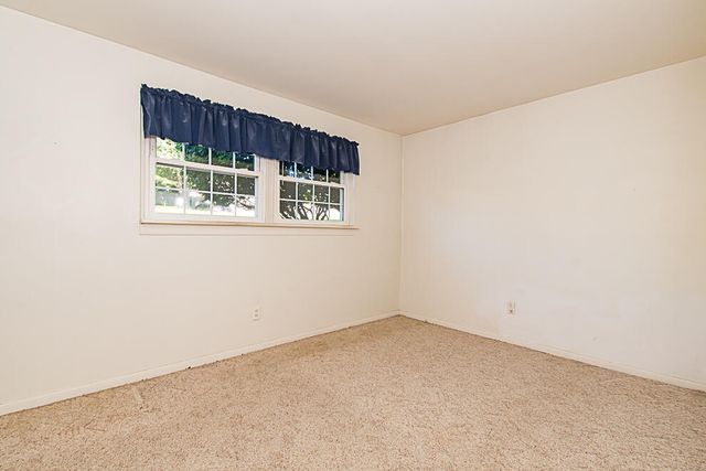 714 Garland Circle E, Kalamazoo, MI 49008