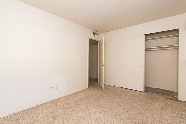 714 Garland Circle E, Kalamazoo, MI 49008