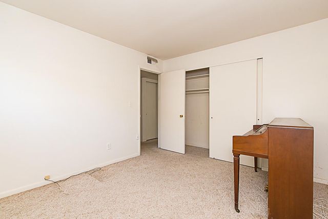 714 Garland Circle E, Kalamazoo, MI 49008