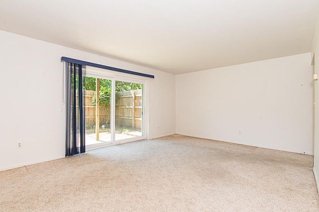 714 Garland Circle E, Kalamazoo, MI 49008