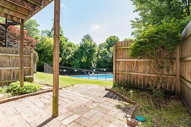 714 Garland Circle E, Kalamazoo, MI 49008