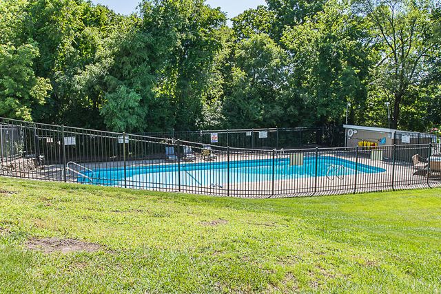 714 Garland Circle E, Kalamazoo, MI 49008