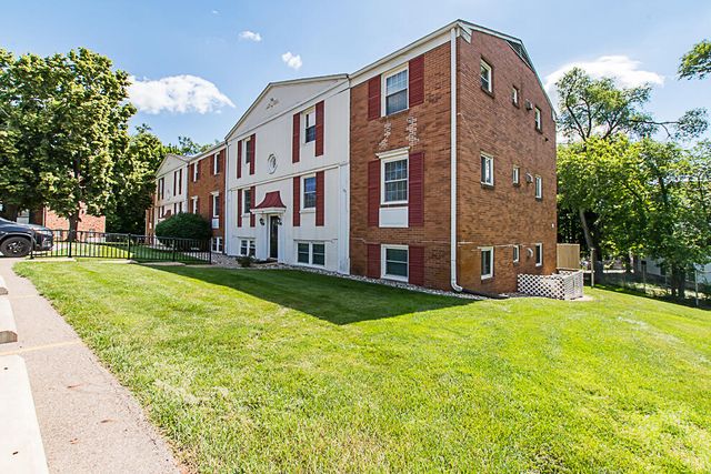 714 Garland Circle E, Kalamazoo, MI 49008