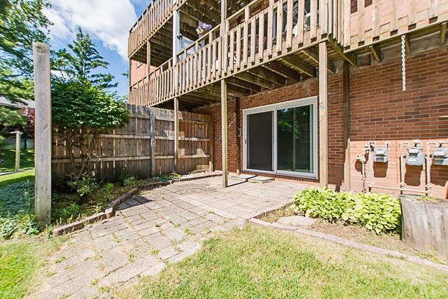 714 Garland Circle E, Kalamazoo, MI 49008