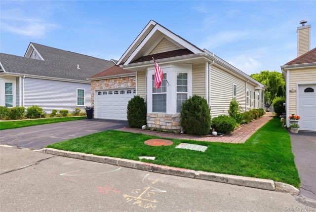 581 Leisure Drive, Ridge, NY 11961