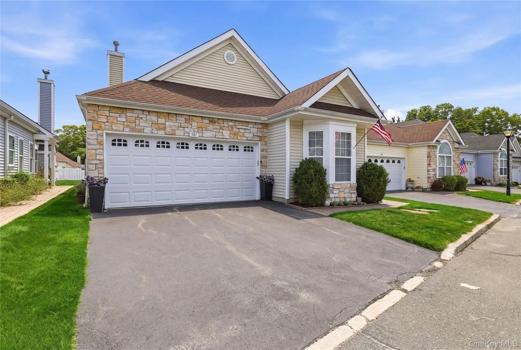 581 Leisure Drive, Ridge, NY 11961