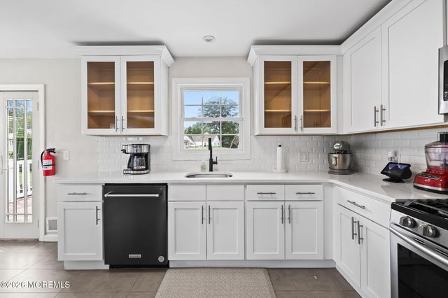 16 Jackson Terrace, Freehold, NJ 07728