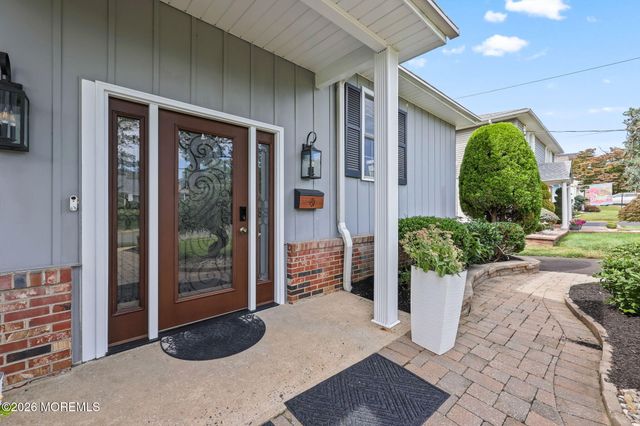 16 Jackson Terrace, Freehold, NJ 07728