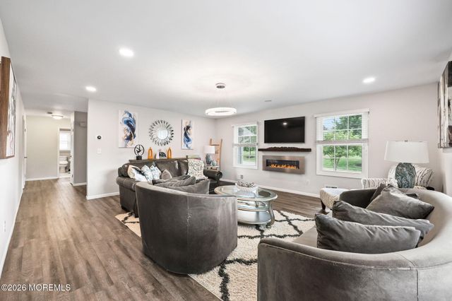 16 Jackson Terrace, Freehold, NJ 07728