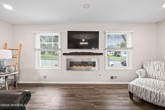 16 Jackson Terrace, Freehold, NJ 07728