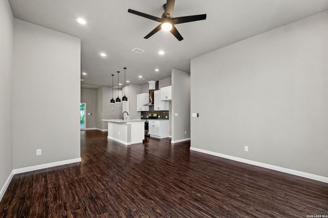 1243 W HARLAN AVE, San Antonio, TX 78211