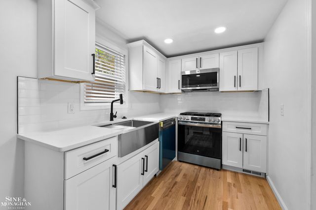 16350 Mack Avenue, Grosse Pointe Park, MI 48230