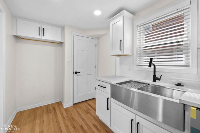 16350 Mack Avenue, Grosse Pointe Park, MI 48230