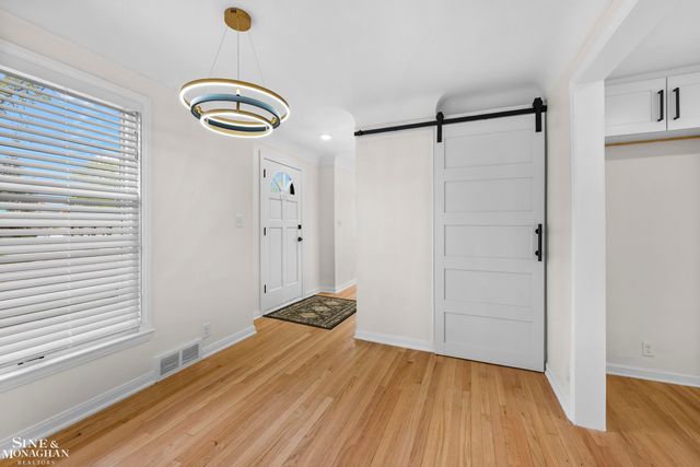 16350 Mack Avenue, Grosse Pointe Park, MI 48230