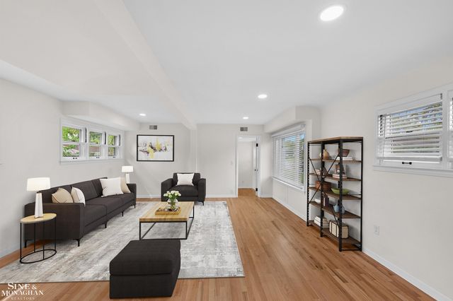 16350 Mack Avenue, Grosse Pointe Park, MI 48230