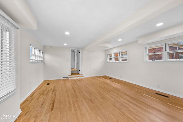 16350 Mack Avenue, Grosse Pointe Park, MI 48230