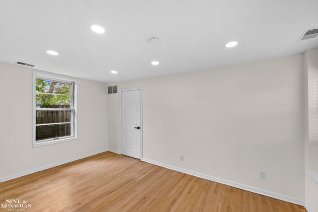 16350 Mack Avenue, Grosse Pointe Park, MI 48230