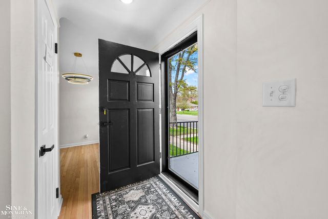 16350 Mack Avenue, Grosse Pointe Park, MI 48230