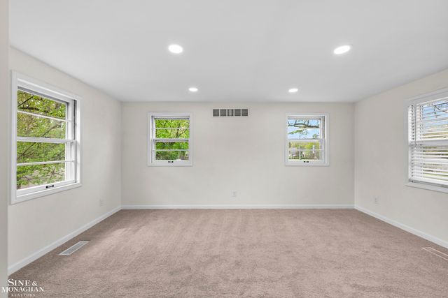 16350 Mack Avenue, Grosse Pointe Park, MI 48230