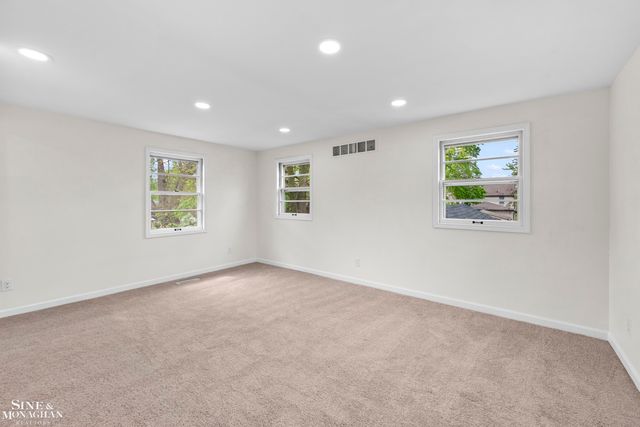 16350 Mack Avenue, Grosse Pointe Park, MI 48230