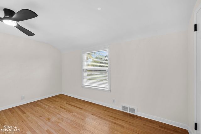 16350 Mack Avenue, Grosse Pointe Park, MI 48230