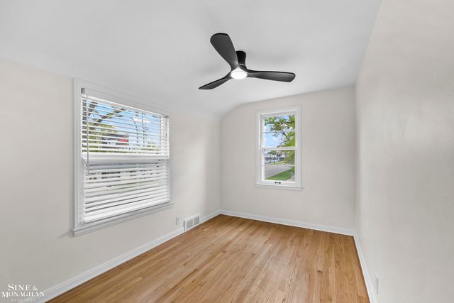 16350 Mack Avenue, Grosse Pointe Park, MI 48230