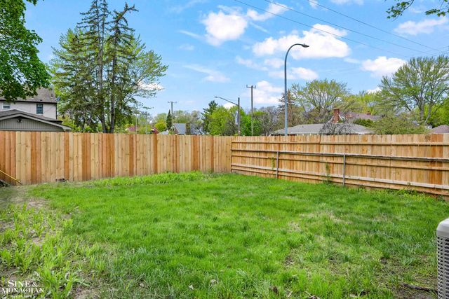 16350 Mack Avenue, Grosse Pointe Park, MI 48230