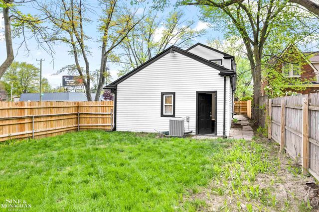 16350 Mack Avenue, Grosse Pointe Park, MI 48230