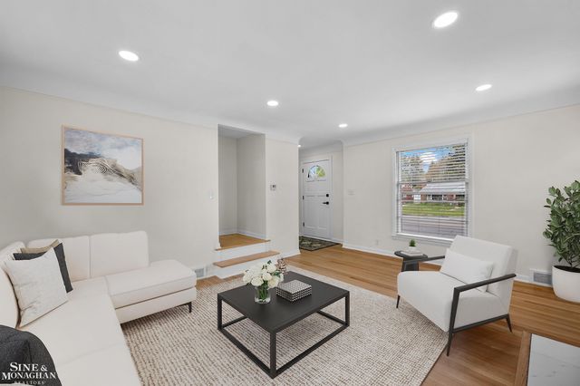 16350 Mack Avenue, Grosse Pointe Park, MI 48230