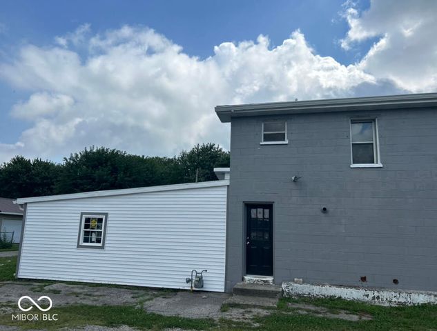 2702 Broad Street, New Castle, IN 47362