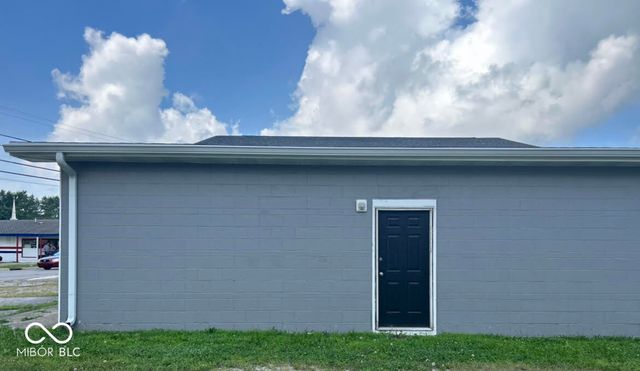 2702 Broad Street, New Castle, IN 47362