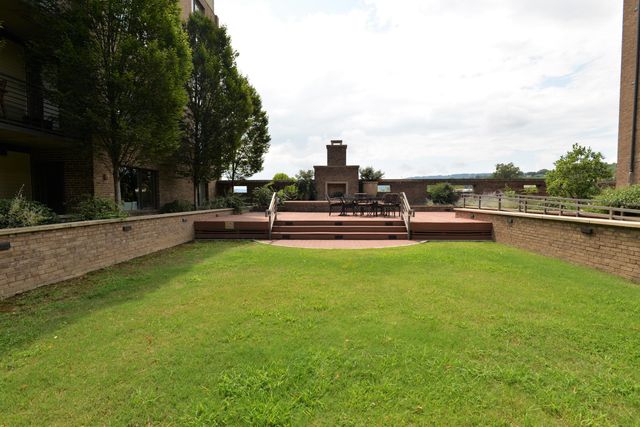 200 Manufacturers Road Apt 445, Chattanooga, TN 37405