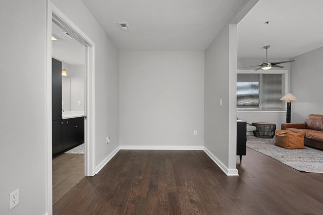 200 Manufacturers Road Apt 445, Chattanooga, TN 37405